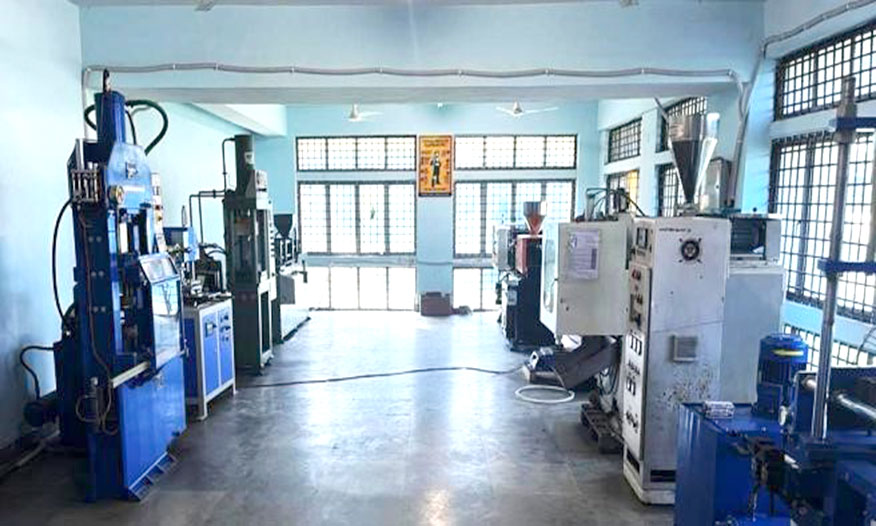 PLASTICS PROCESSING LAB